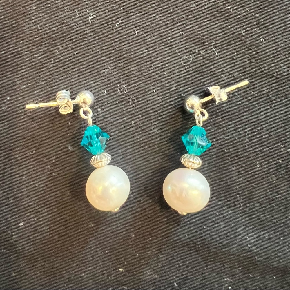 Handmade Sterling silver with freshwater pearls and Swarovski crystals. NEW